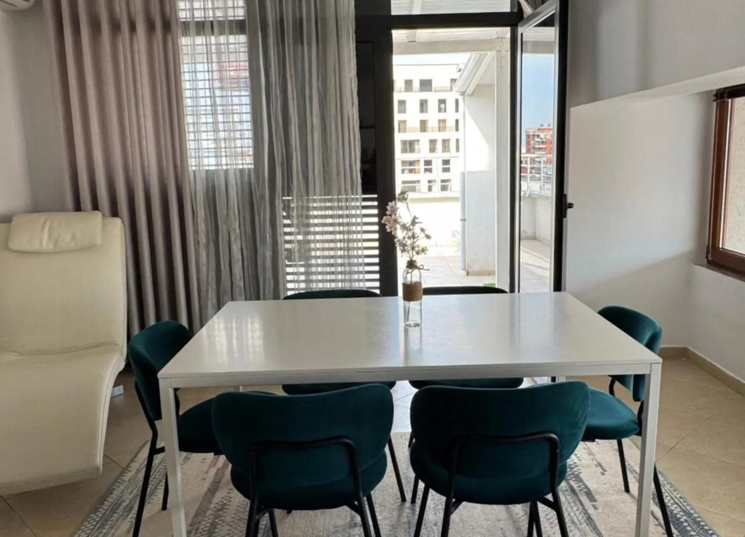 Apartamento Myslym Shyri Rooftop Tirana 0*,  Albania